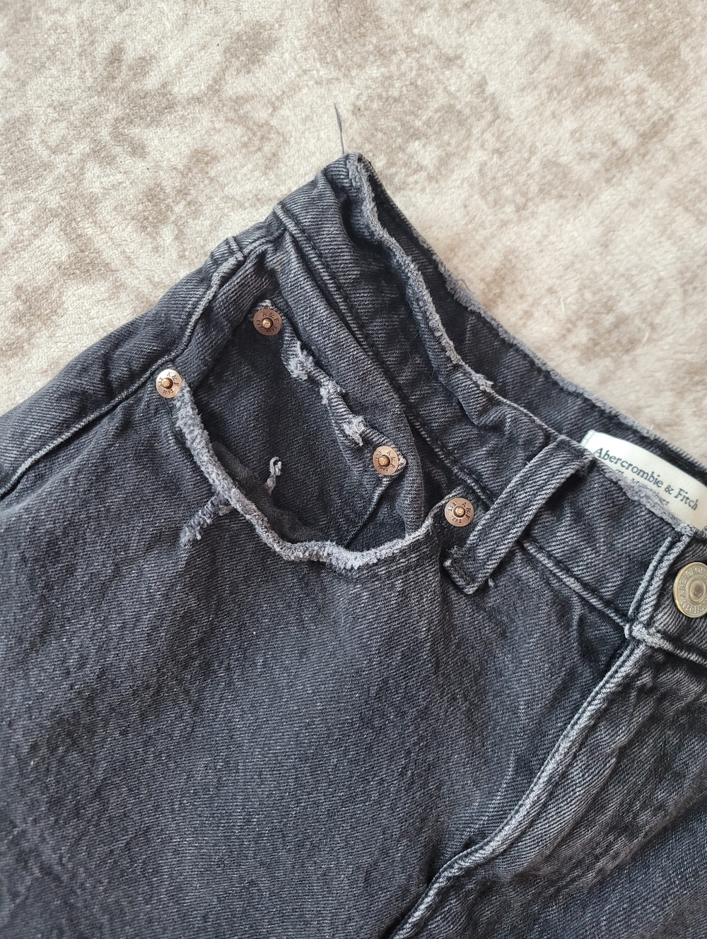 Abercrombie & Fitch The Mom Short 27/4 High Rise Black Denim 90s Distressed - Picture 2 of 6